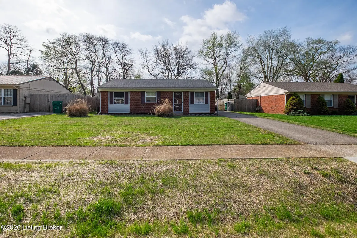217 E Blue Jay Rd, Louisville, KY 40229 - #1