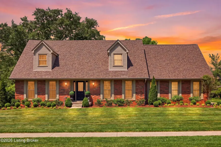 8207 Regency Woods Way, Louisville, KY 40220 - #2