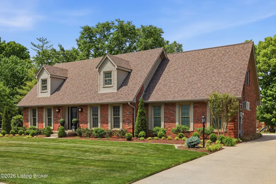 8207 Regency Woods Way, Louisville, KY 40220 - #3