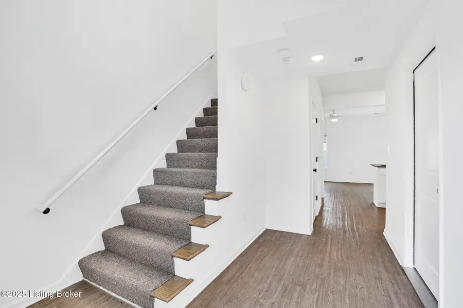 6123 Casper Dr, Louisville, KY 40258 - #2