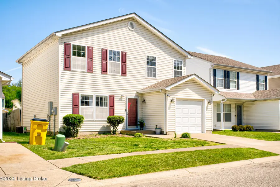 6413 Cottagemeadow Dr, Louisville, KY 40218 - #2