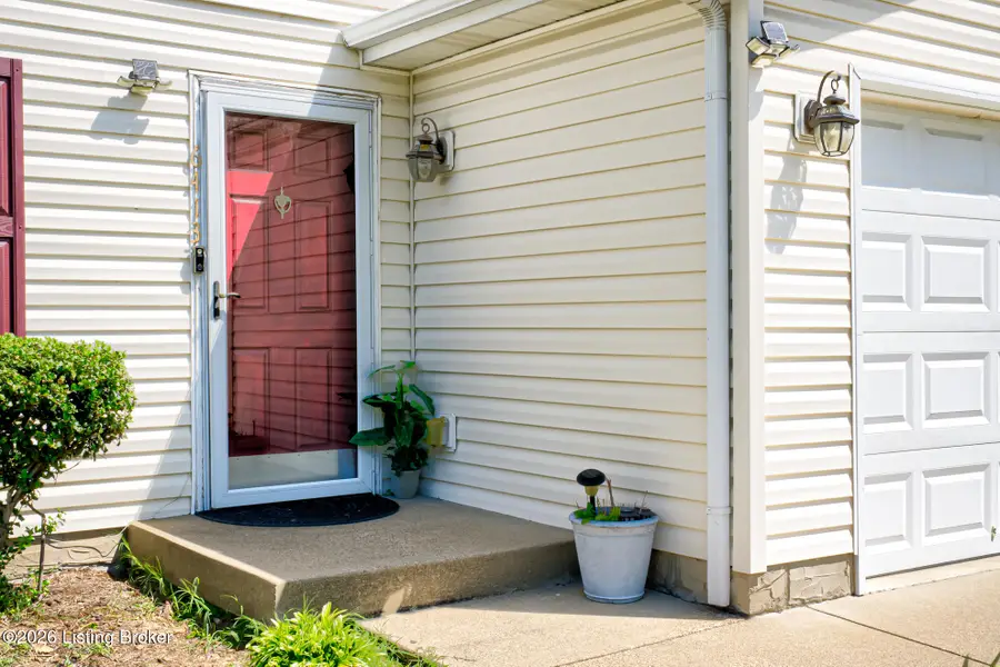 6413 Cottagemeadow Dr, Louisville, KY 40218 - #3