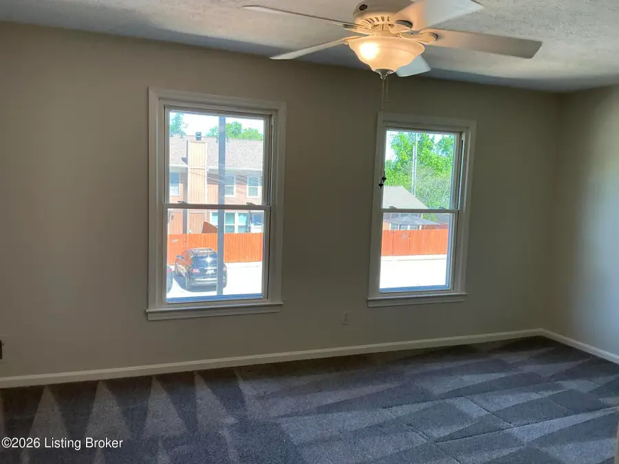 1915 Manor House Dr, Louisville, KY 40220 - #2