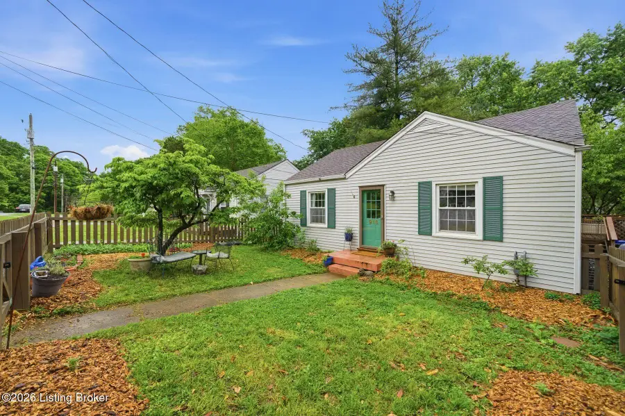 916 Stone St, Louisville, KY 40217 - #3