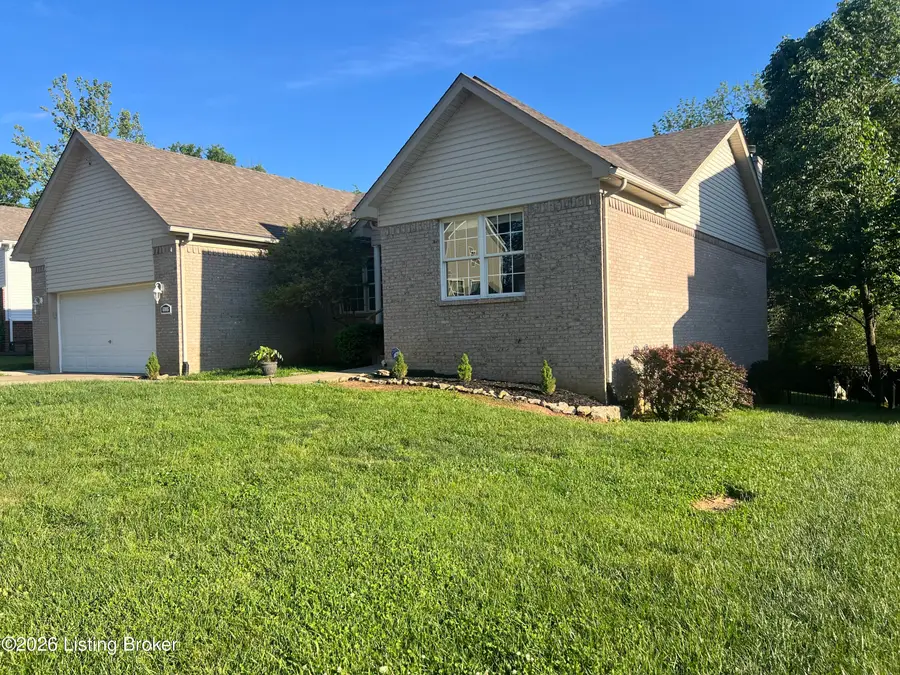 6006 Ledgerock Cove Pl, Louisville, KY 40219 - #3