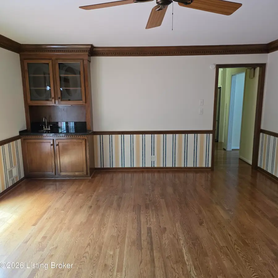 511 Lake Forest Pkwy, Louisville, KY 40245 - #2