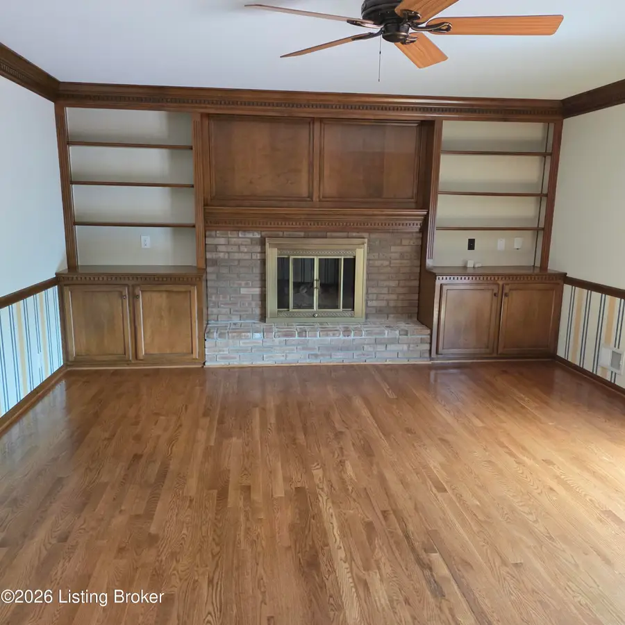 511 Lake Forest Pkwy, Louisville, KY 40245 - #3