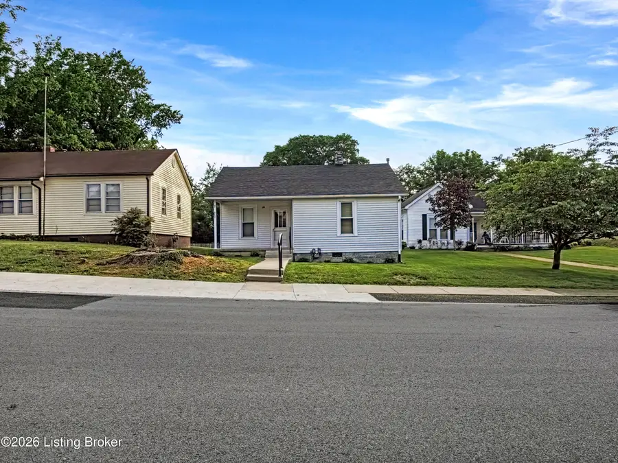 311 W Washington St, Munfordville, KY 42765 - #3