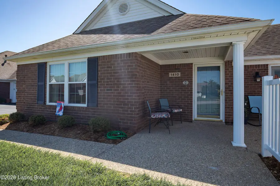 1410 Eagle Run Dr, Lyndon, KY 40222 - #2