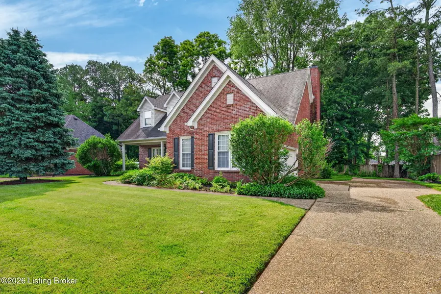 10504 Edgewater Rd, Louisville, KY 40223 - #2