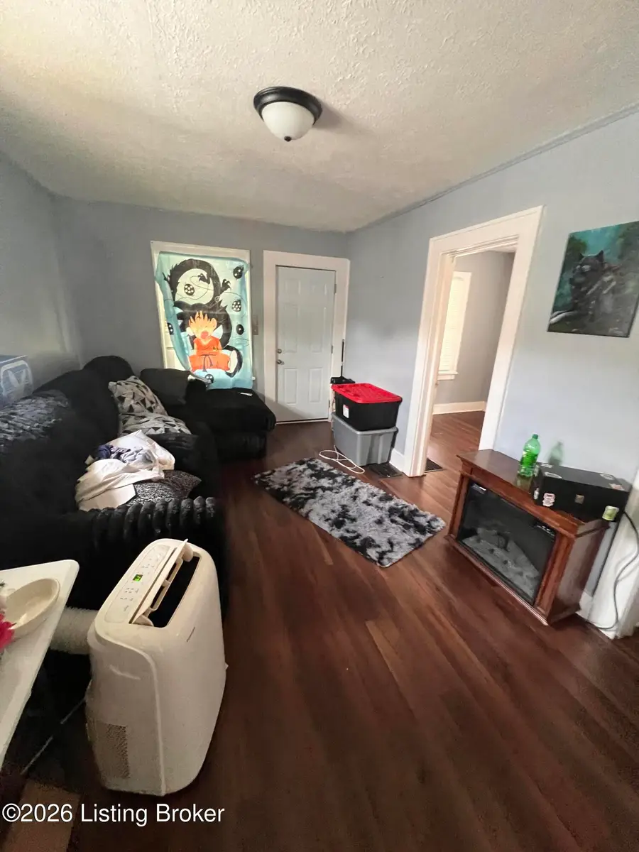 3387 Lester Ave, Louisville, KY 40215 - #3