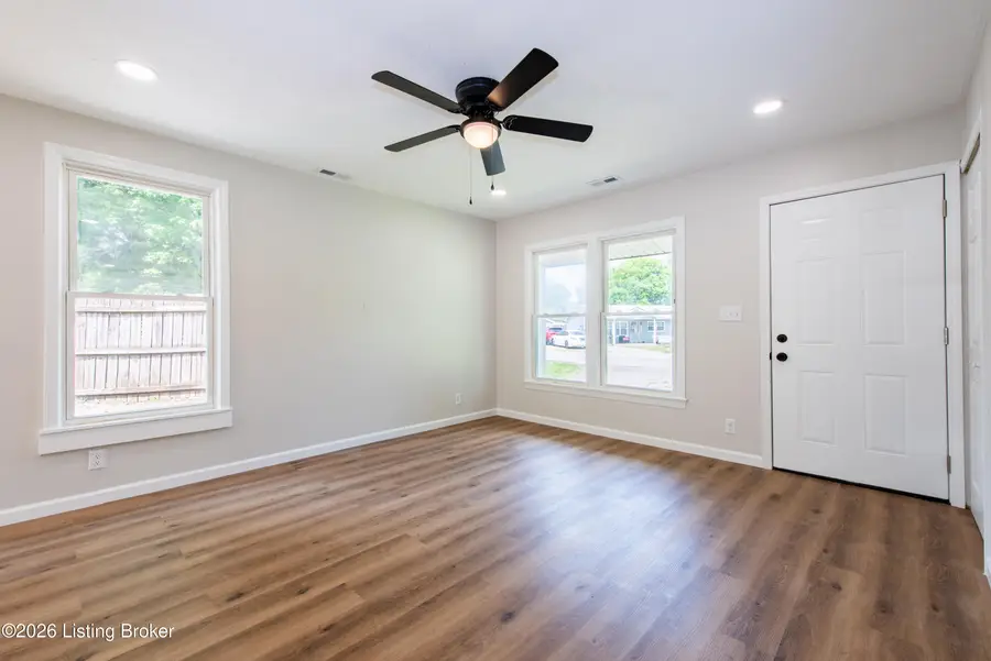 389 Hillview Blvd, Louisville, KY 40229 - #2
