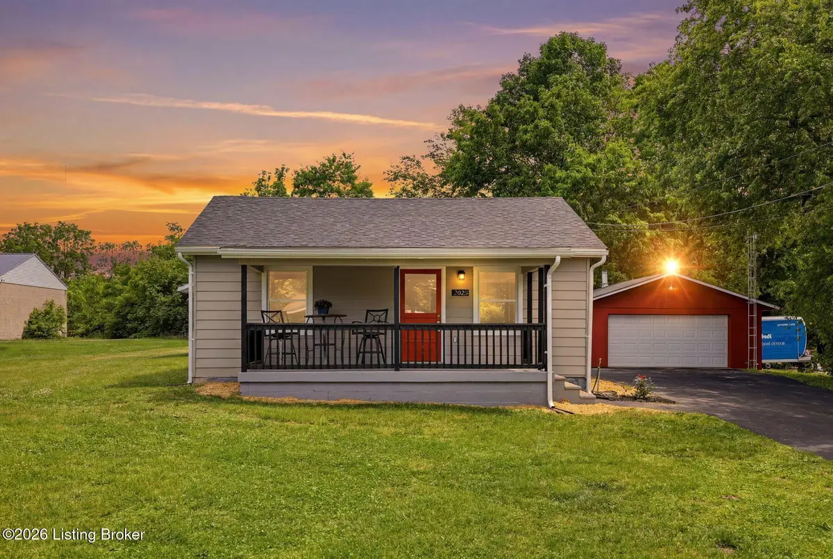 2813 Tucker Station Rd, Jeffersontown, KY 40299 - #1