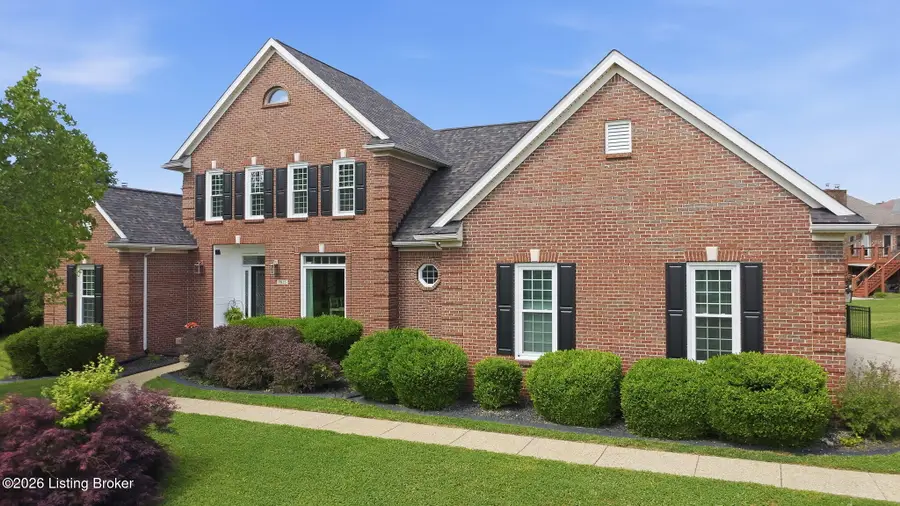 7915 Hall Farm Dr, Louisville, KY 40291 - #2