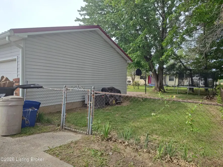 1416 Stanley Ave, Morganfield, KY 42437 - #3
