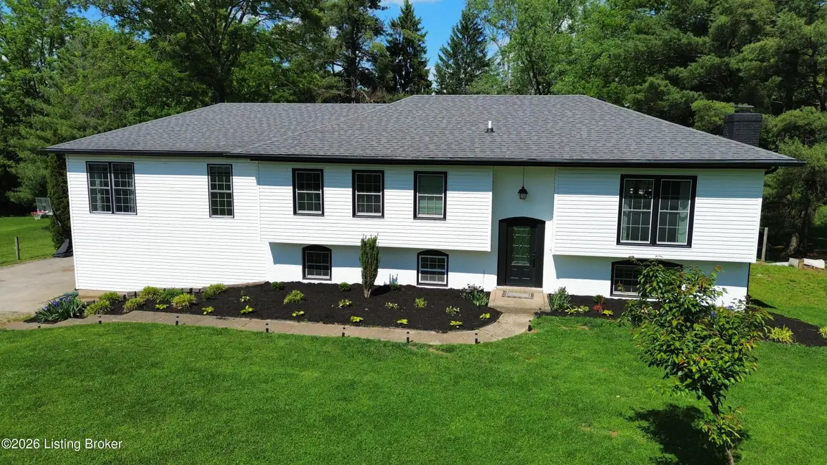 325 Central Ave, Pewee Valley, KY 40056 - #1