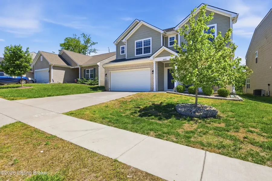 8629 Warbler Br Way, Louisville, KY 40229 - #2
