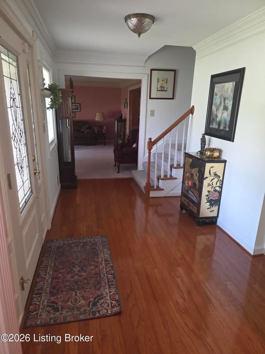 7134 Shefford Ln, Louisville, KY 40242 - #2