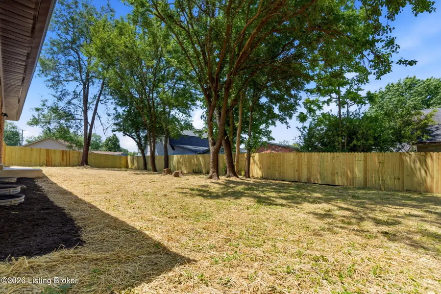 129 Steedland Ct, Louisville, KY 40229 - #3