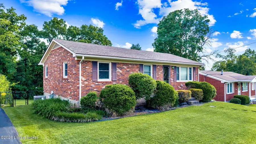 6002 Whispering Hills Blvd, Louisville, KY 40219 - #2