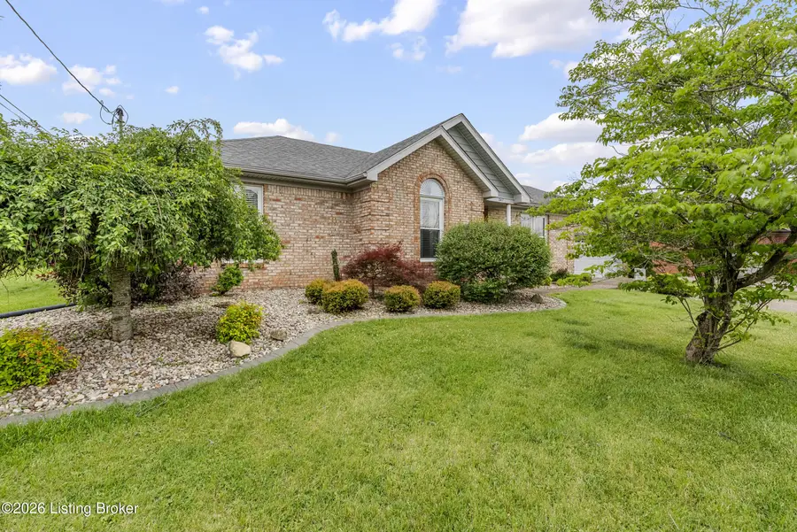 247 Fincastle Way, Shepherdsville, KY 40165 - #3