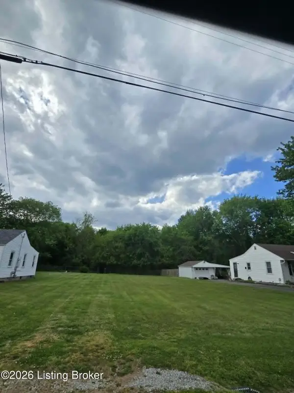9736 Wilton Dr, Louisville, KY 40118