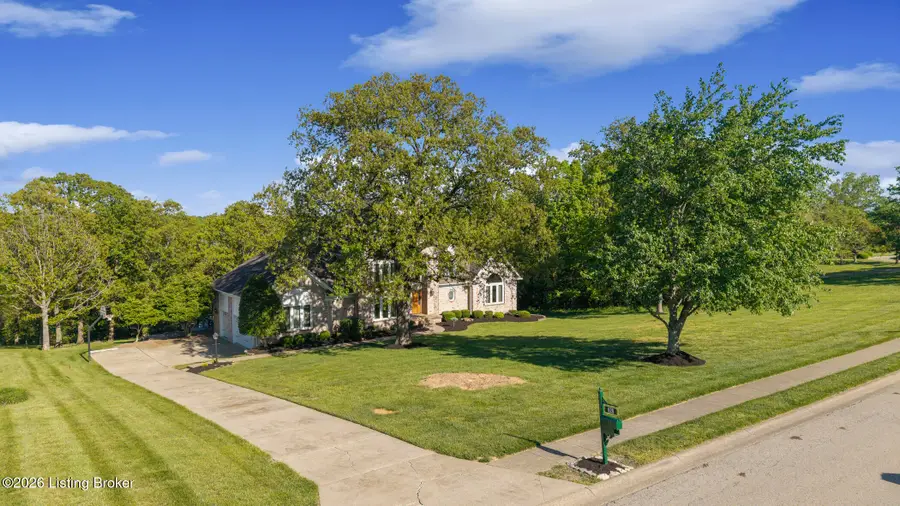 620 Twelve Oaks Dr, Mount Washington, KY 40047 - #2