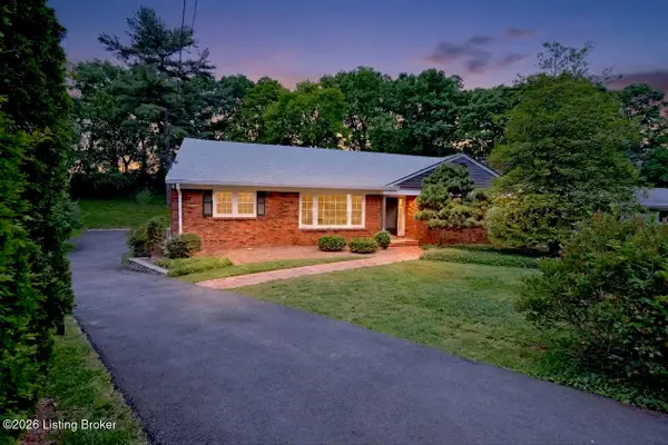 3208 Five Oaks Pl, Louisville, KY 40207