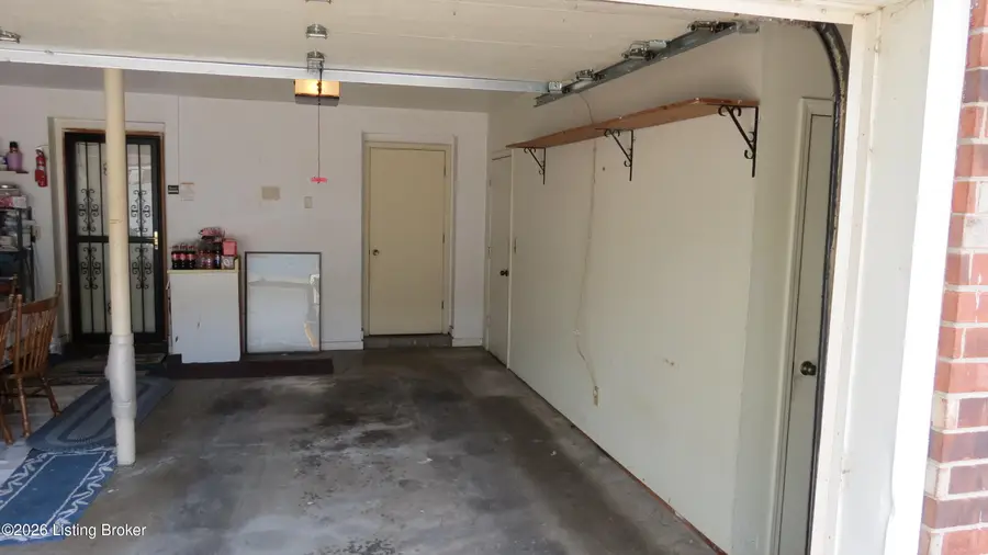 3115 Meadowside Ct, Louisville, KY 40214 - #3