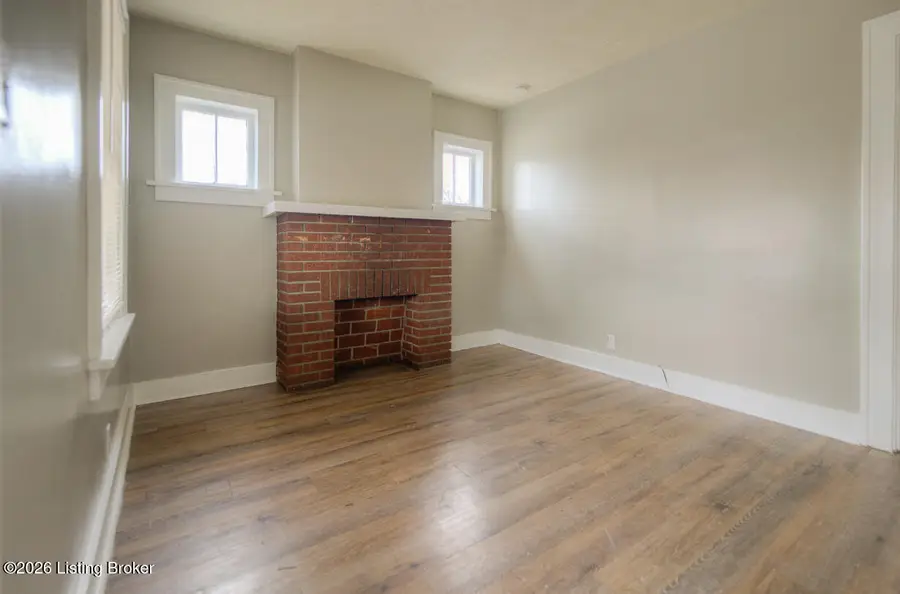 221 W Woodlawn Ave, Louisville, KY 40214 - #2
