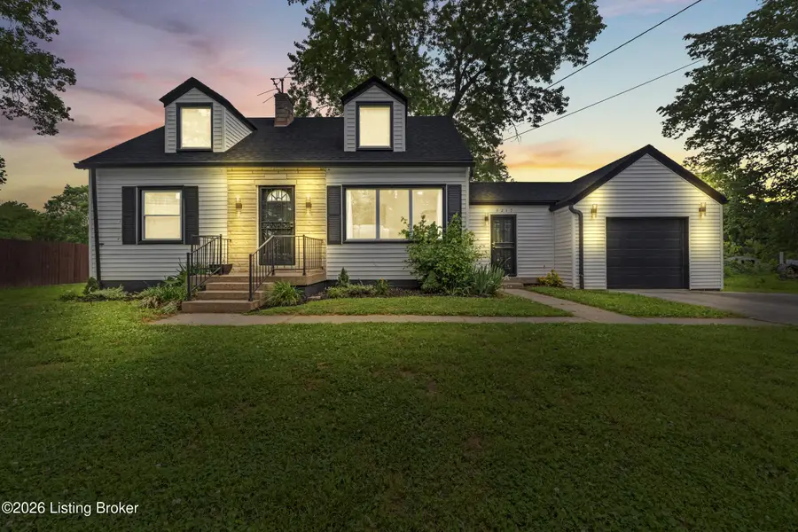 3215 Bridwell Dr, Louisville, KY 40216 - #3