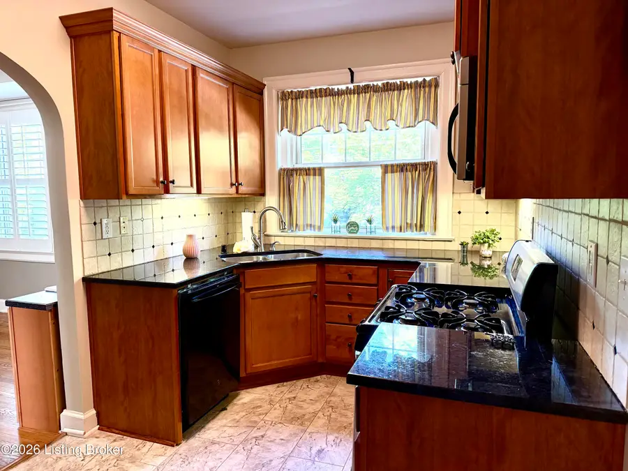 1601 Spring Dr #APT 1, Louisville, KY 40205 - #3