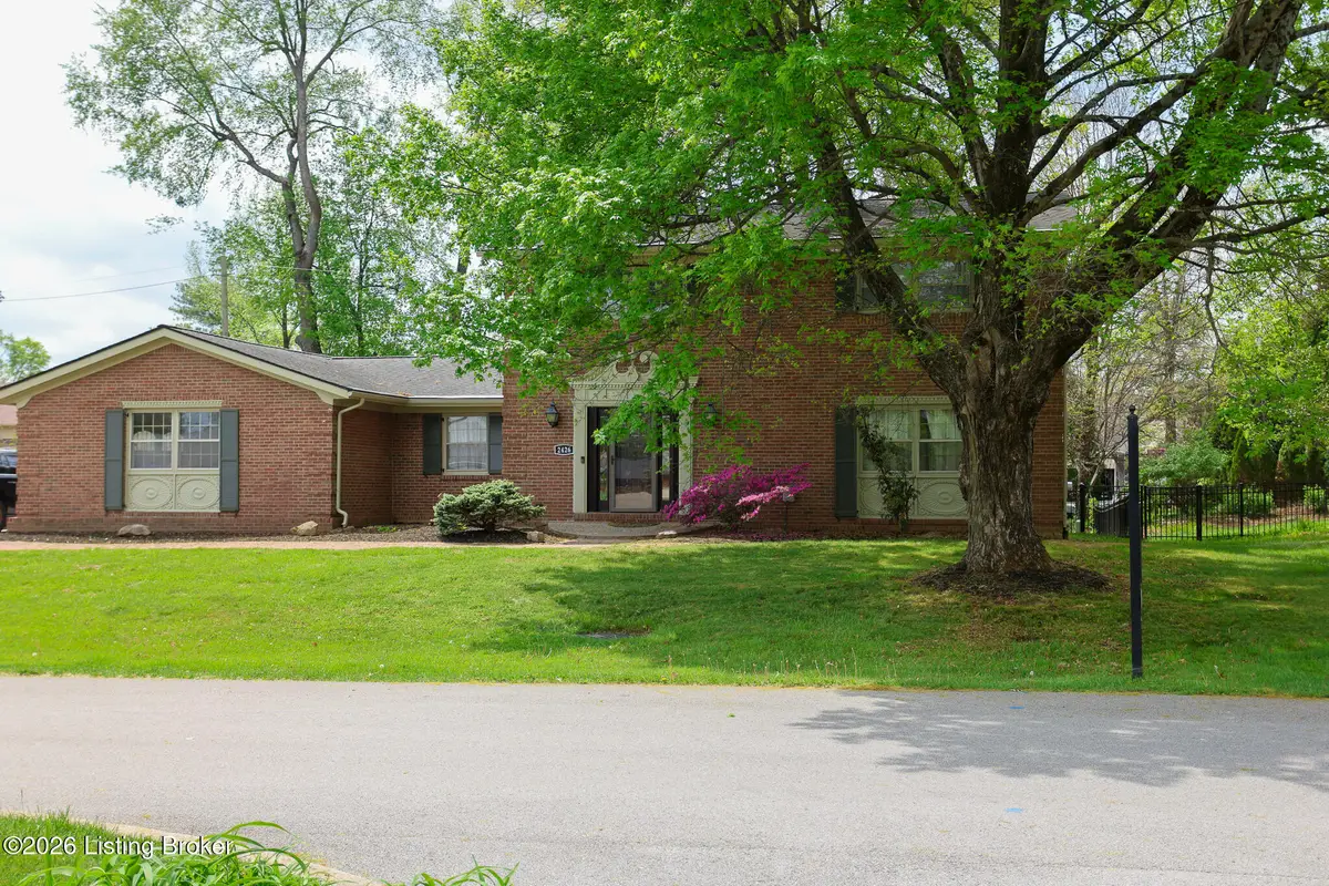 2426 Chattesworth Ln, Louisville, KY 40242 - #1