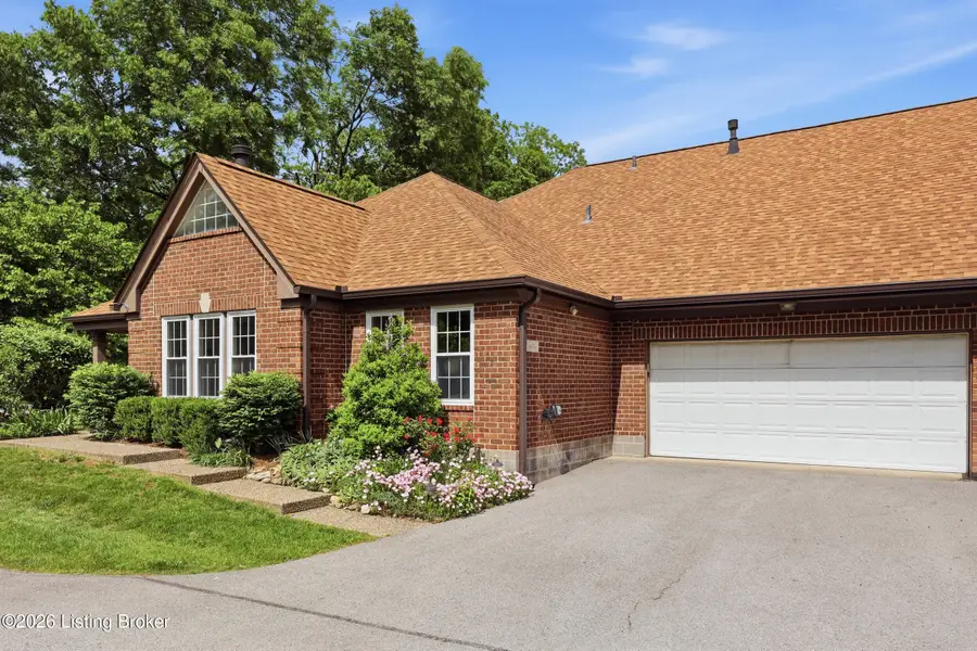 1404 Eastbridge Ct, Louisville, KY 40223 - #2