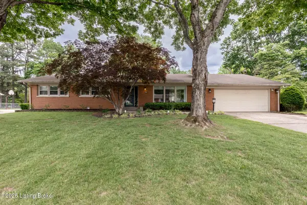 3808 Gaywood Dr, Louisville, KY 40272