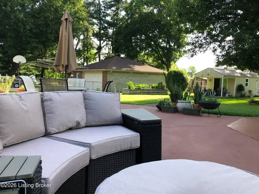 3808 Gaywood Dr, Louisville, KY 40272 - #3