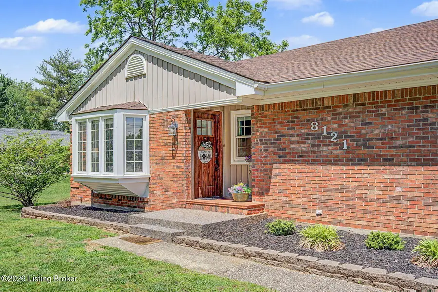 8121 Damascus Rd, Louisville, KY 40228 - #2