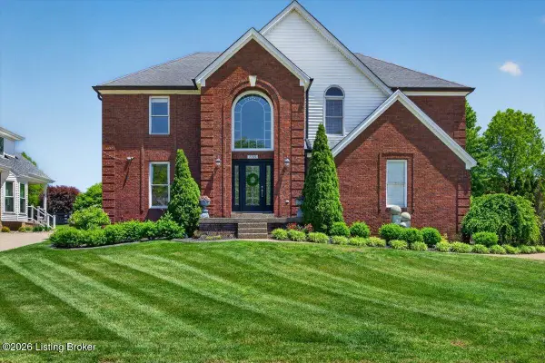 7709 Hall Farm Dr, Louisville, KY 40291