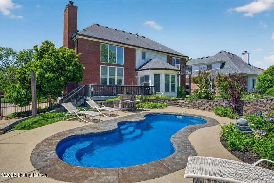 7709 Hall Farm Dr, Louisville, KY 40291 - #2