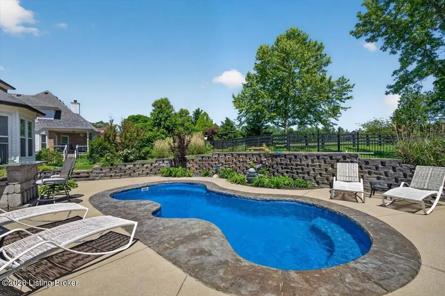7709 Hall Farm Dr, Louisville, KY 40291 - #3