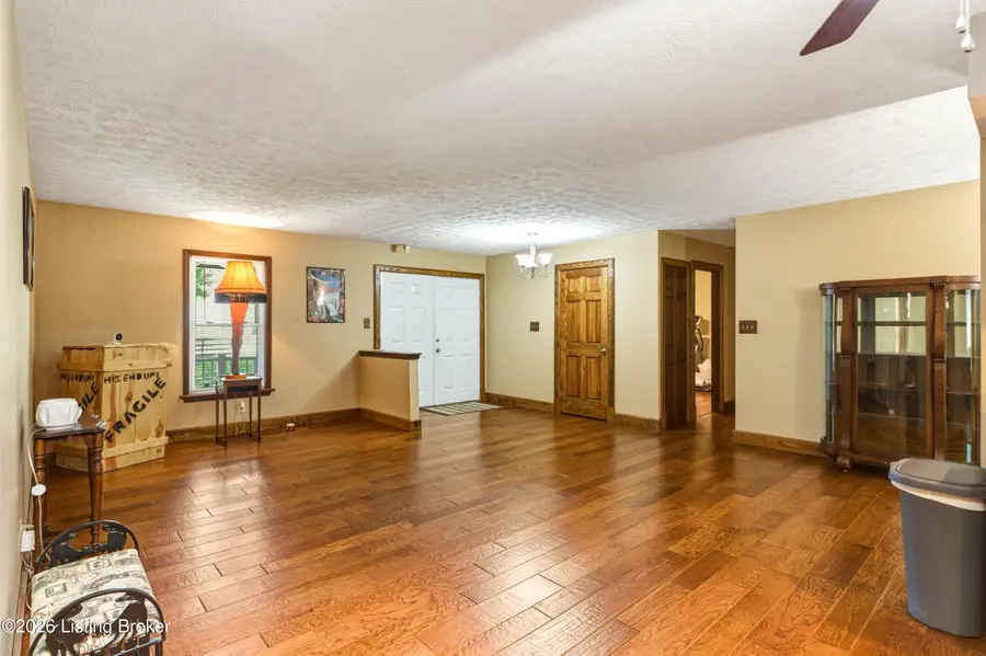 314 Bakers Ln, Louisville, KY 40214 - #3