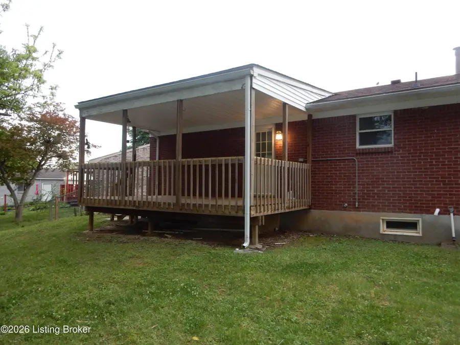370 Oxford Ln, Louisville, KY 40229 - #3
