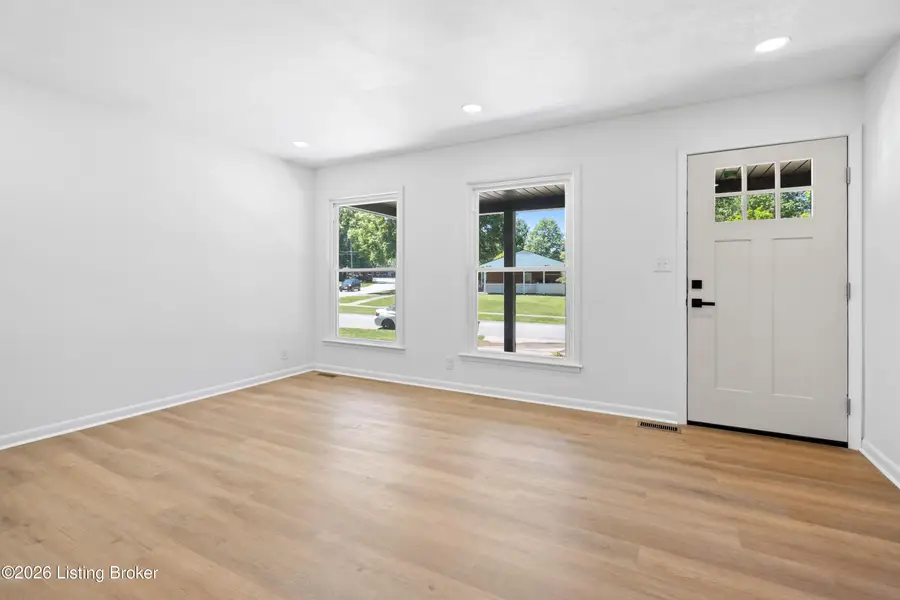 3507 Calais Dr, Jeffersontown, KY 40299 - #2