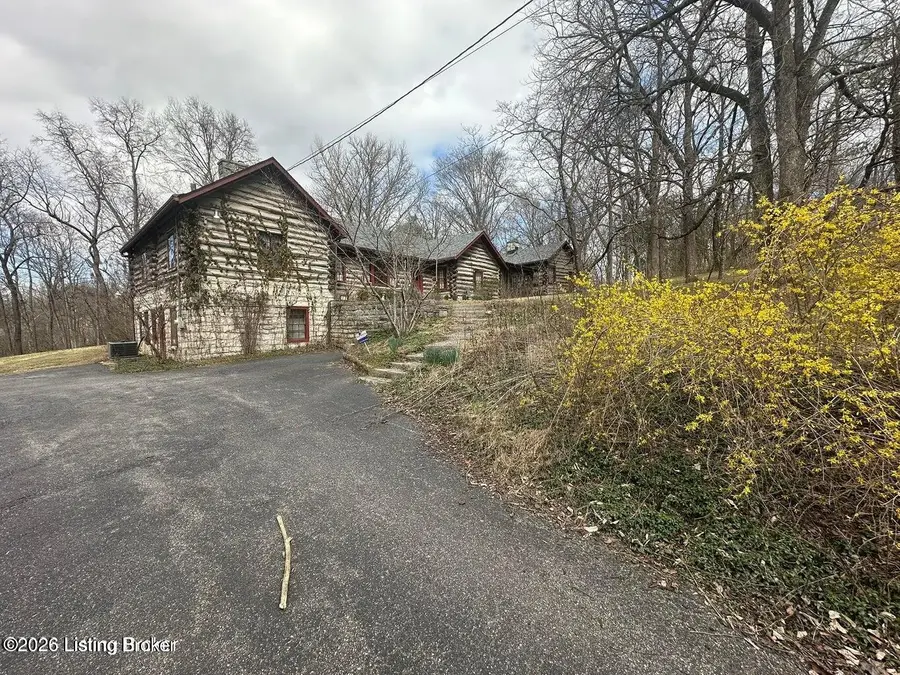 2515 Woodside Rd, Louisville, KY 40207 - #2