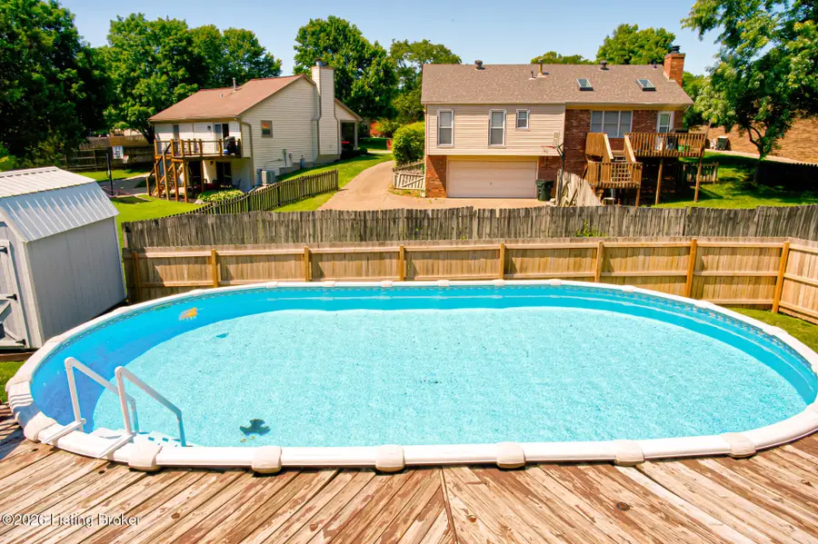 8815 Raintree Dr, Louisville, KY 40220 - #3