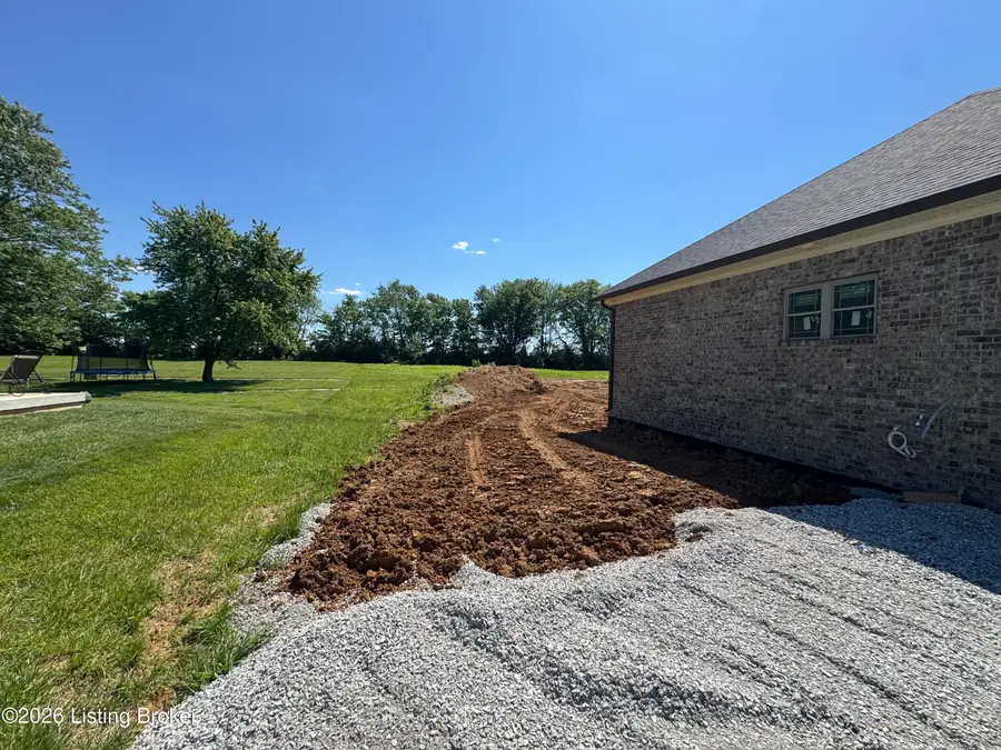 381 Robin Way, Shepherdsville, KY 40165 - #3