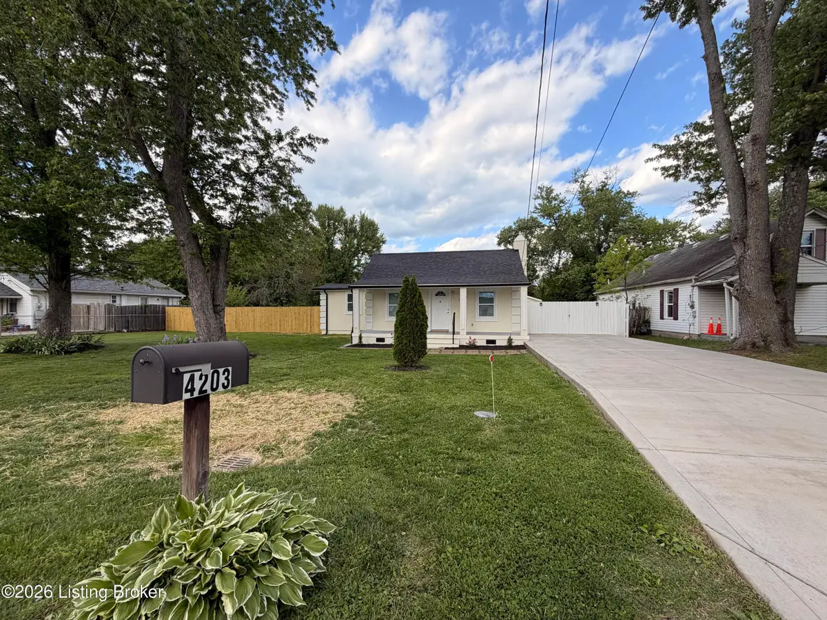 4203 Bubbling Over Dr, Louisville, KY 40216 - #1
