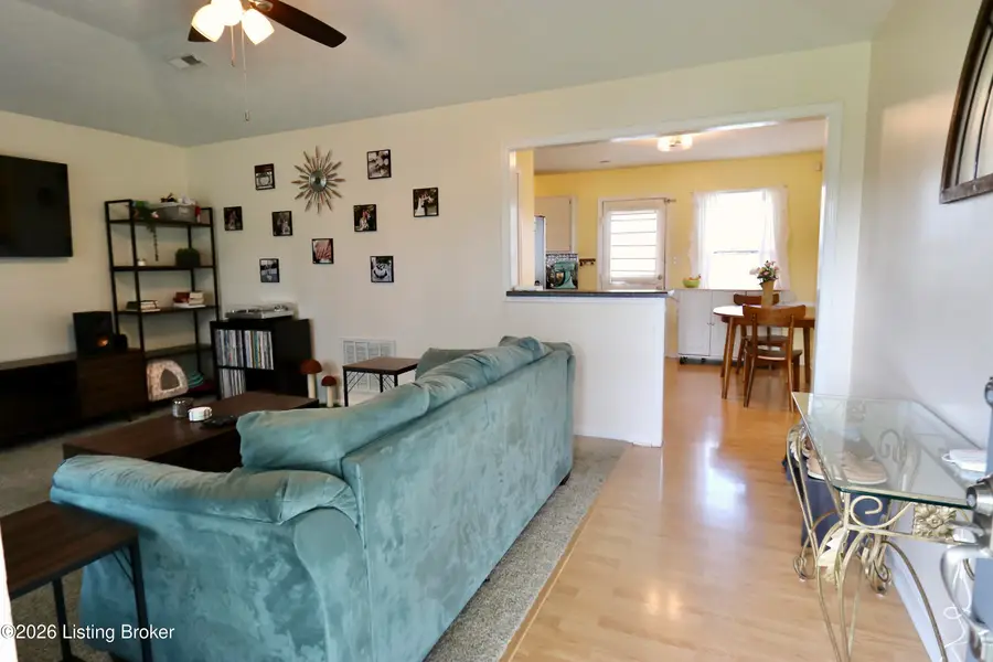 142 Carrissa Ct, Louisville, KY 40229 - #2