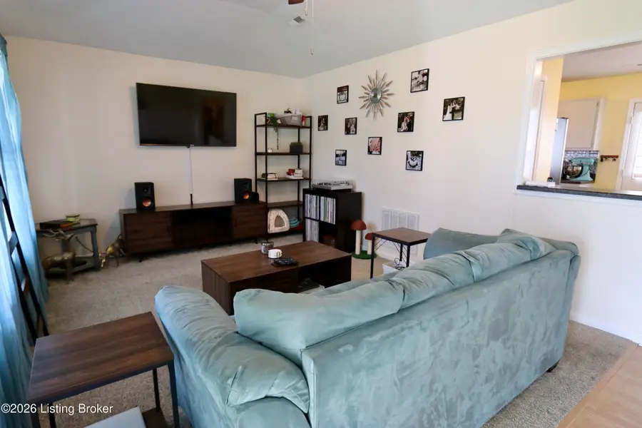142 Carrissa Ct, Louisville, KY 40229 - #3