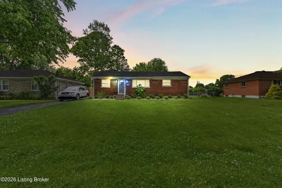 7802 Bluebonnet Rd, Louisville, KY 40258 - #2